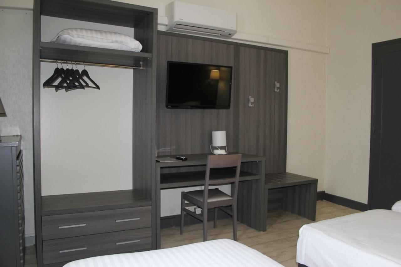 Univers Hotel 2*
